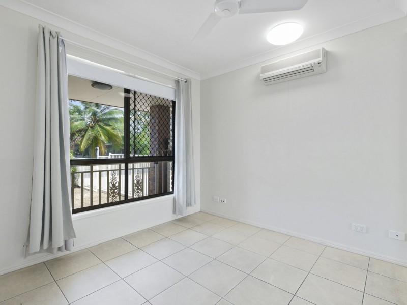 12 Tee Street, Yorkeys Knob QLD 4878