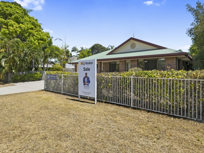 12 Tee Street, Yorkeys Knob QLD 4878