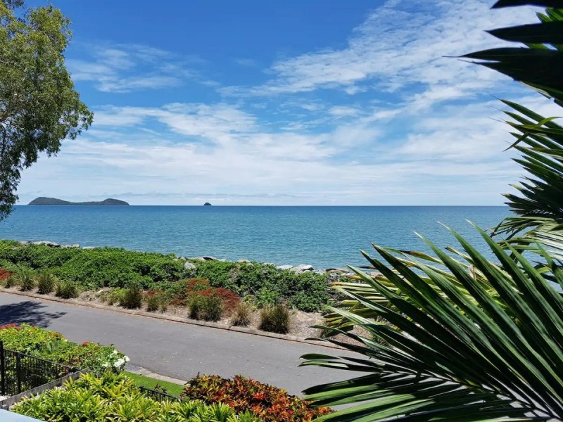 11/5-7 Arlington Esplanade, Clifton Beach QLD 4879