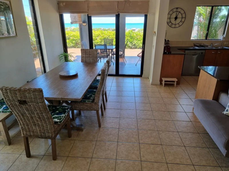 11/5-7 Arlington Esplanade, Clifton Beach QLD 4879