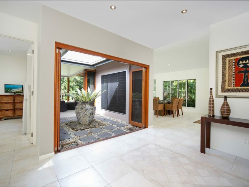 21 Aurelia Rd, Palm Cove QLD 4879