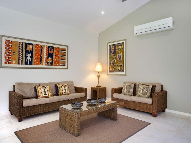 21 Aurelia Rd, Palm Cove QLD 4879