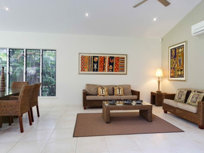 21 Aurelia Rd, Palm Cove QLD 4879