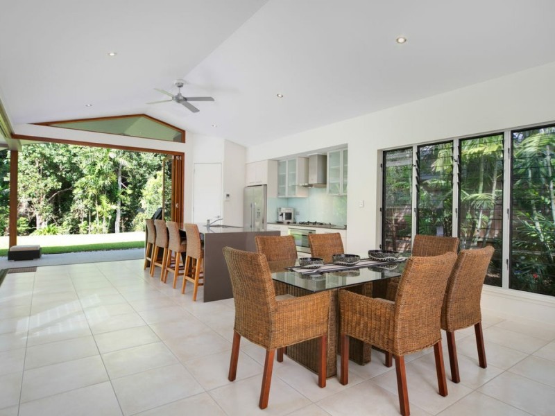21 Aurelia Rd, Palm Cove QLD 4879