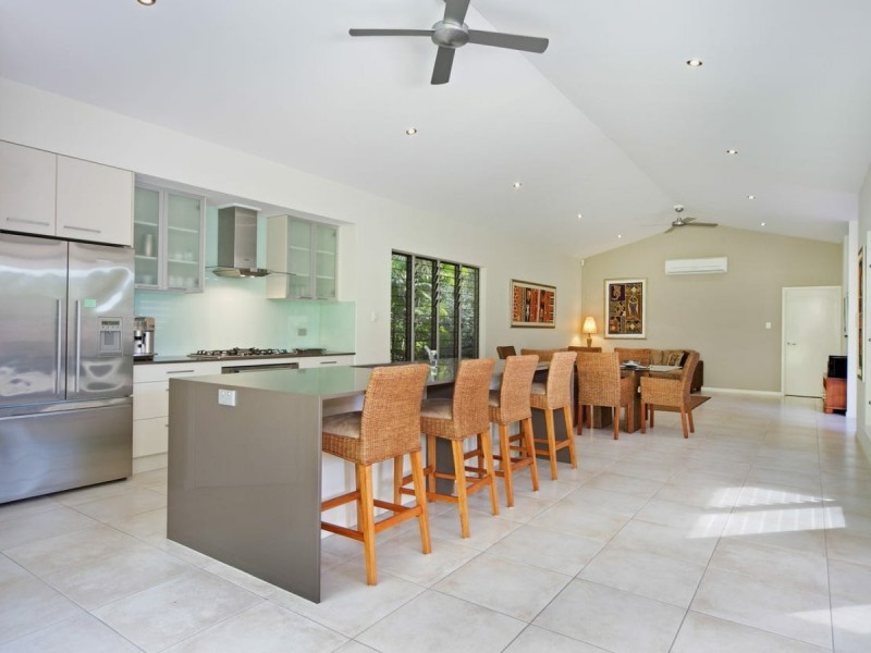 21 Aurelia Rd, Palm Cove QLD 4879