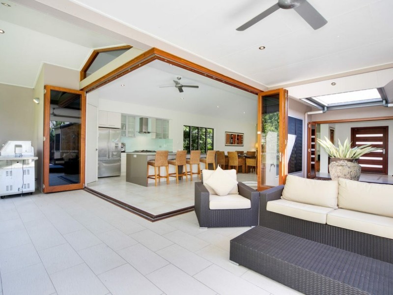 21 Aurelia Rd, Palm Cove QLD 4879
