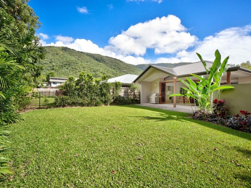 21 Aurelia Rd, Palm Cove QLD 4879