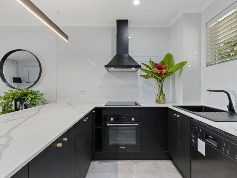 102/305-341 Coral Coast Drive, Palm Cove QLD 4879