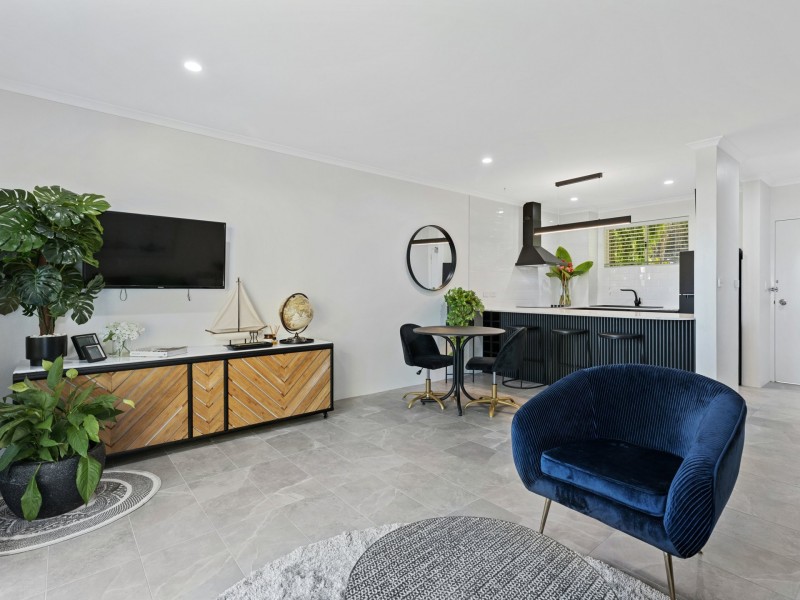 102/305-341 Coral Coast Drive, Palm Cove QLD 4879