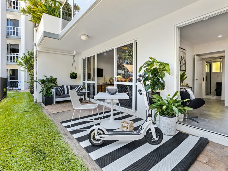 102/305-341 Coral Coast Drive, Palm Cove QLD 4879
