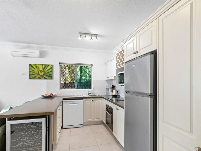 1/27 Sims Esplanade, Yorkeys Knob QLD 4878