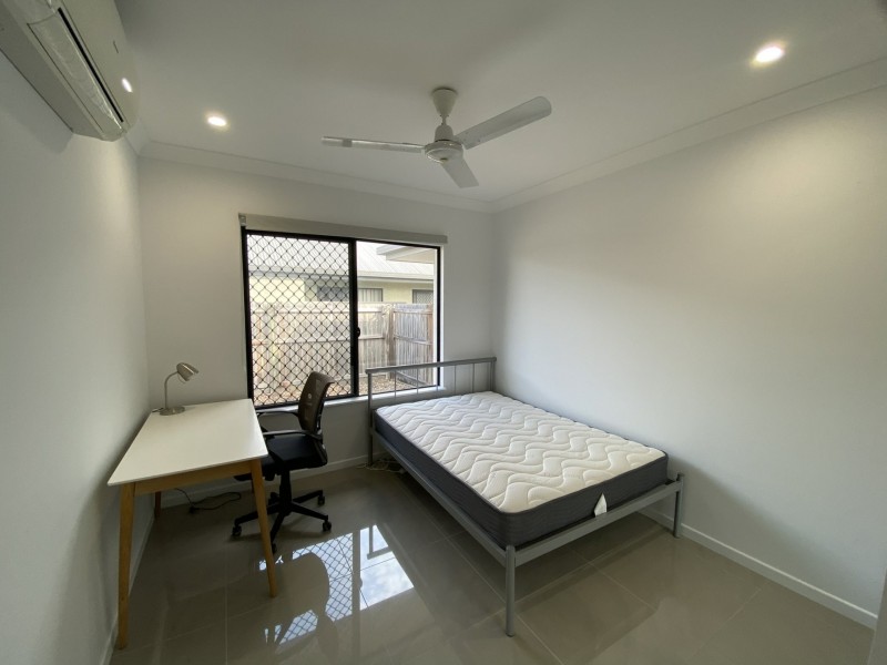 9 The Avenue, Trinity Park QLD 4879