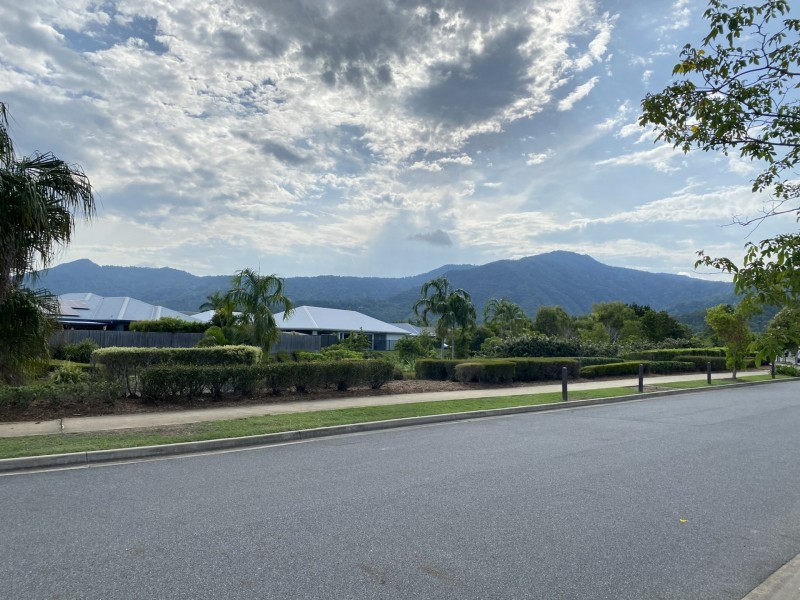 9 The Avenue, Trinity Park QLD 4879