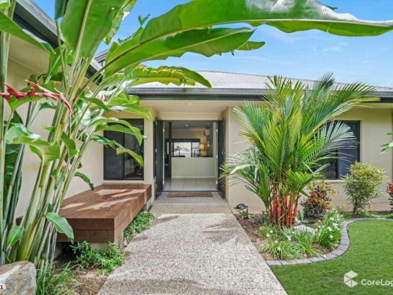 11 Huntley Crescent, Redlynch QLD 4870