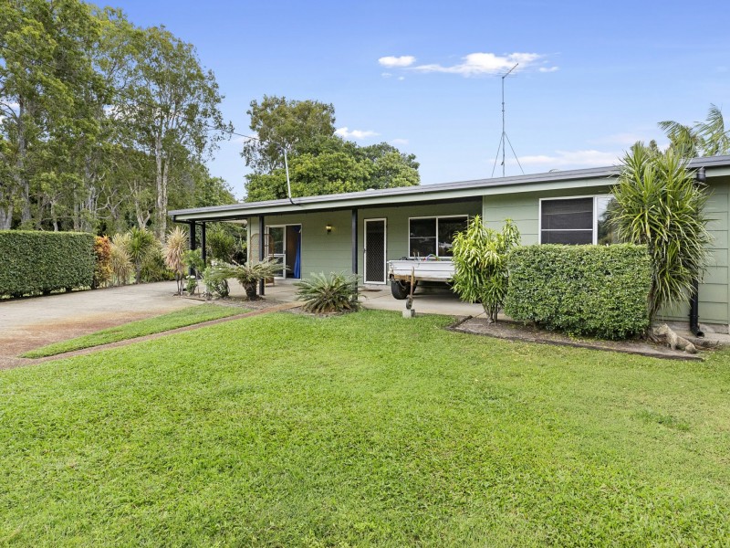 24 Tee Street, Yorkeys Knob QLD 4878