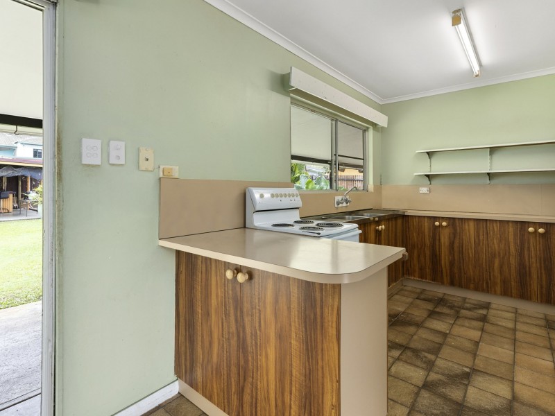 24 Tee Street, Yorkeys Knob QLD 4878