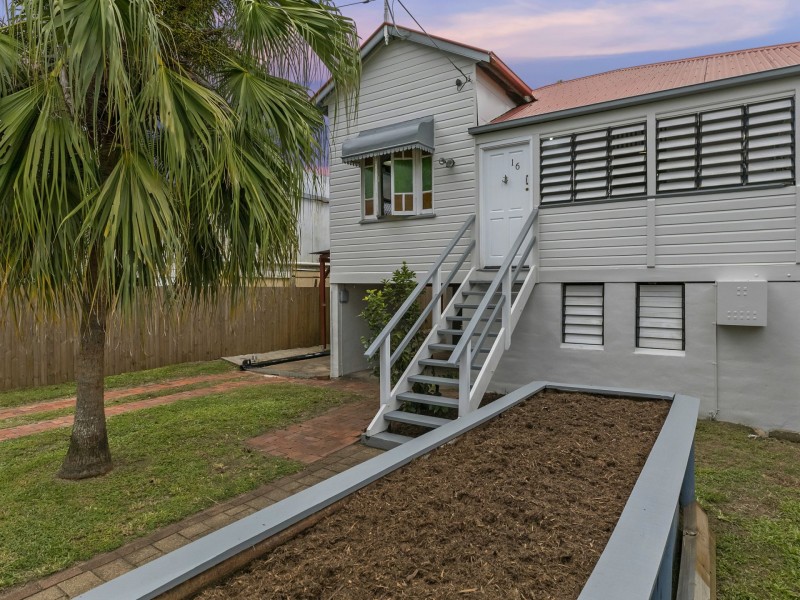 16 Clare Street, Parramatta Park QLD 4870