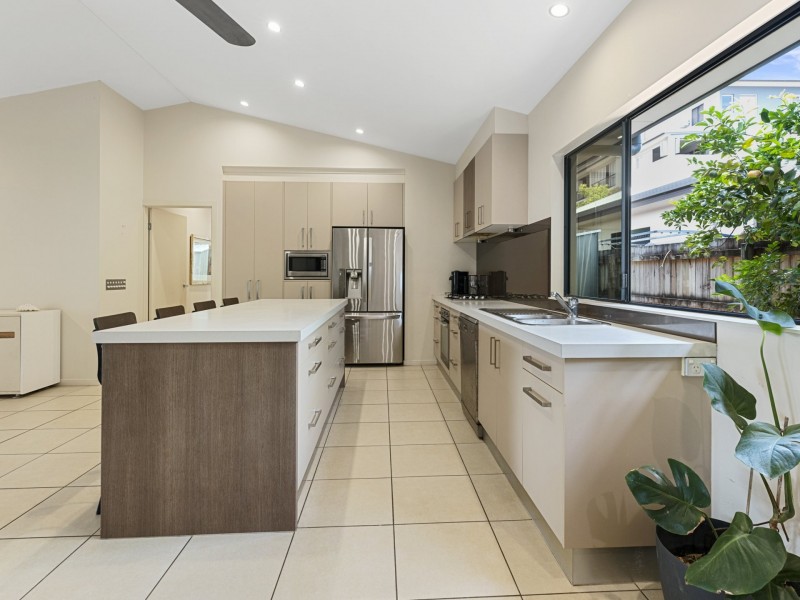 3 Saunders Court, Clifton Beach QLD 4879