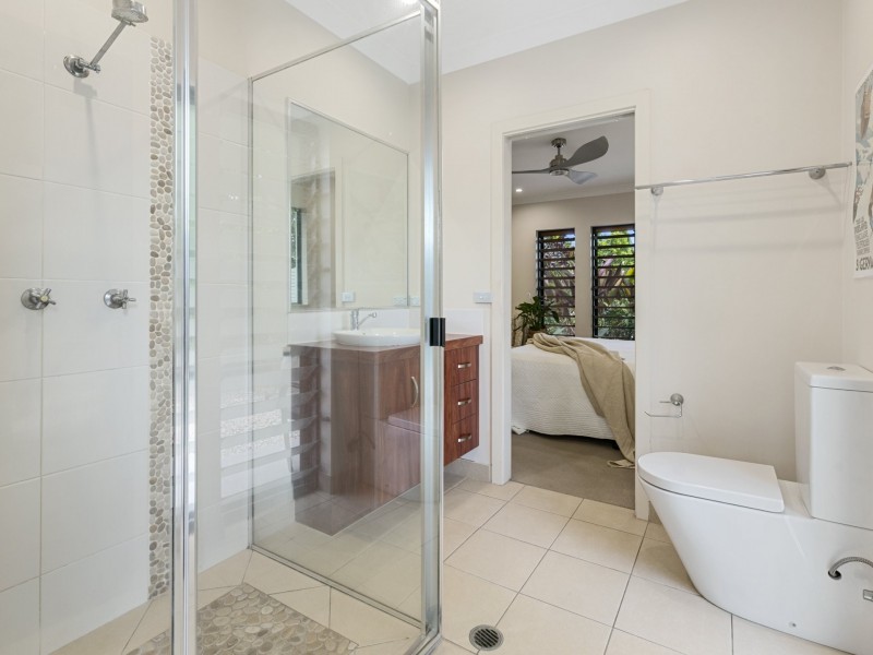 3 Saunders Court, Clifton Beach QLD 4879