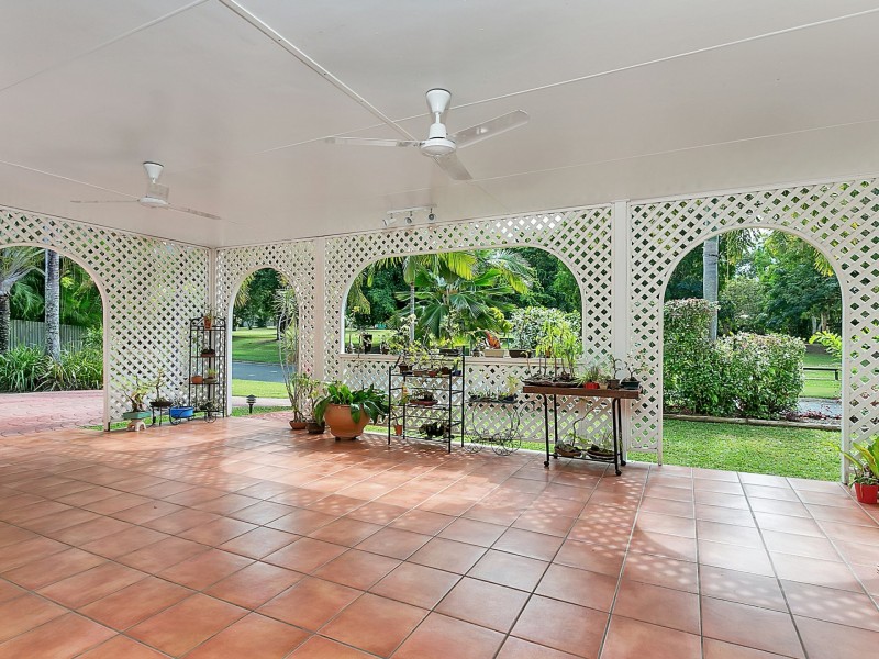 13 Saxon St, Clifton Beach QLD 4879