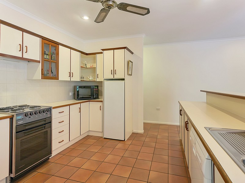 13 Saxon St, Clifton Beach QLD 4879