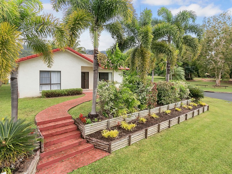 13 Saxon St, Clifton Beach QLD 4879