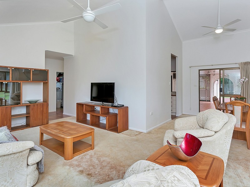 13 Saxon St, Clifton Beach QLD 4879