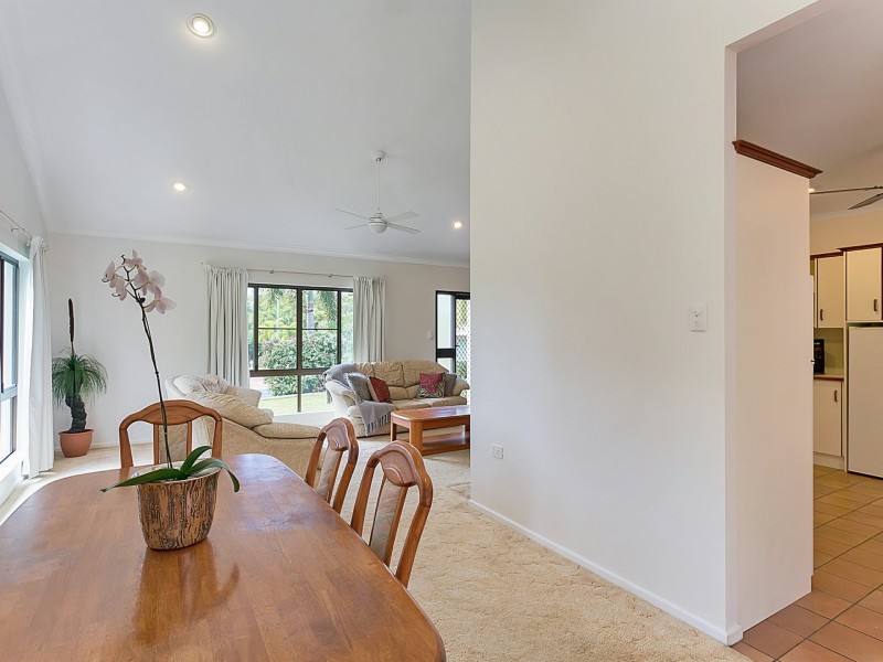 13 Saxon St, Clifton Beach QLD 4879