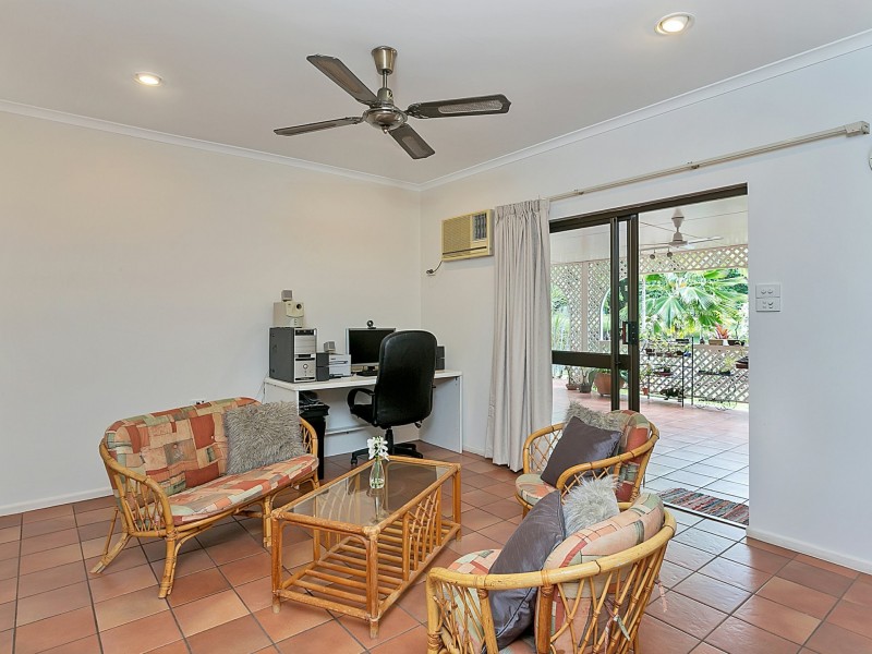 13 Saxon St, Clifton Beach QLD 4879