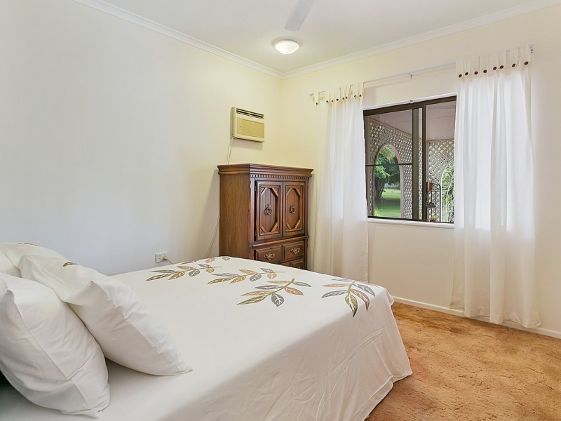 13 Saxon St, Clifton Beach QLD 4879