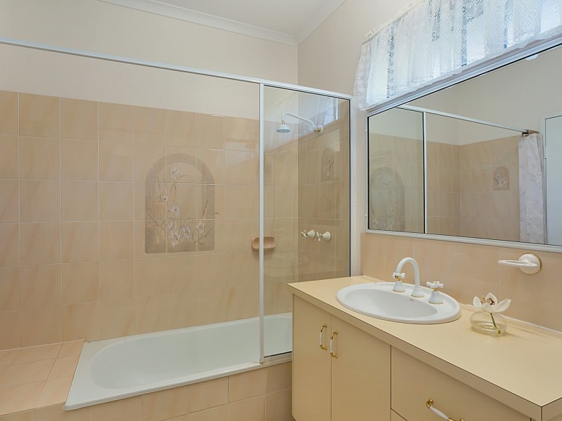 13 Saxon St, Clifton Beach QLD 4879