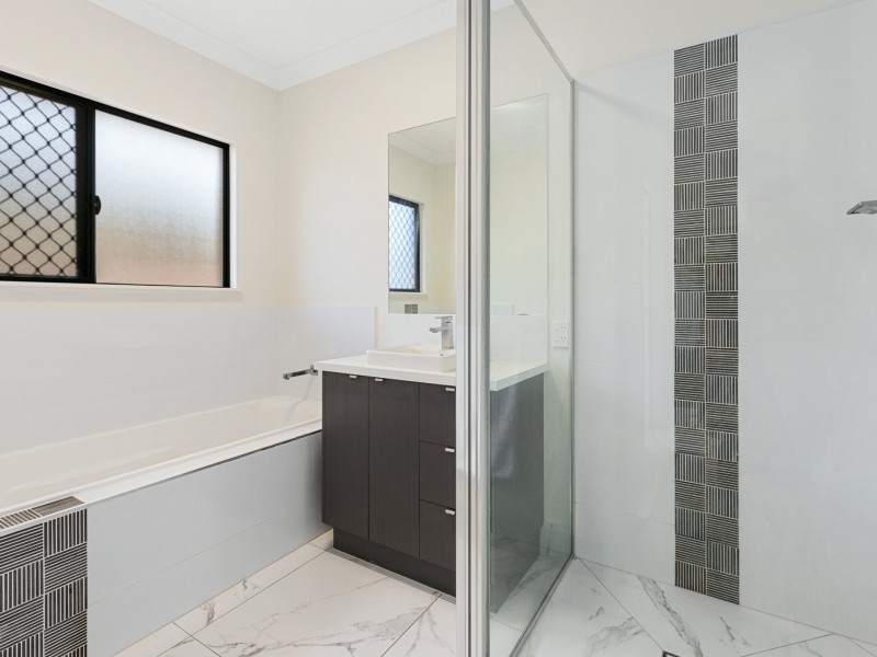 13 Byerstown Link, Trinity Park QLD 4879