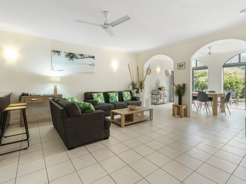 1/81-85 Cedar Road, Palm Cove QLD 4879