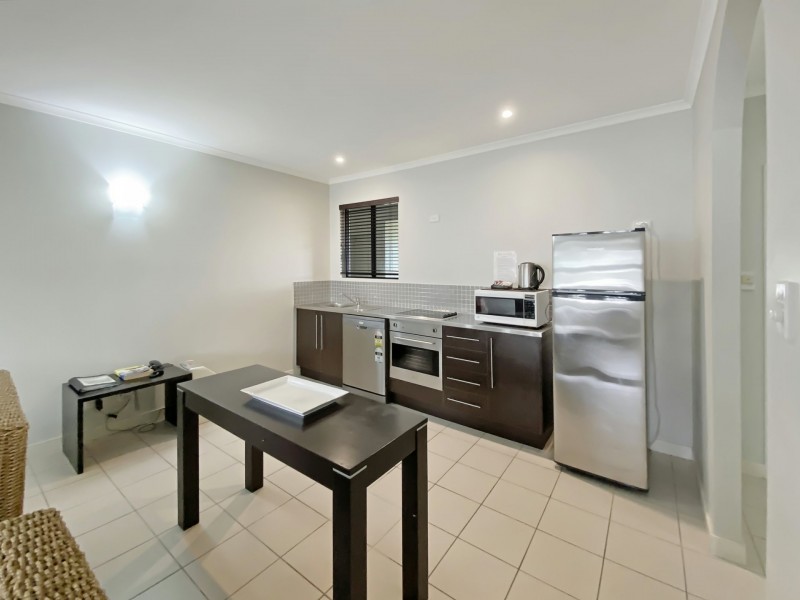 18/81-85 Cedar Road, Palm Cove QLD 4879