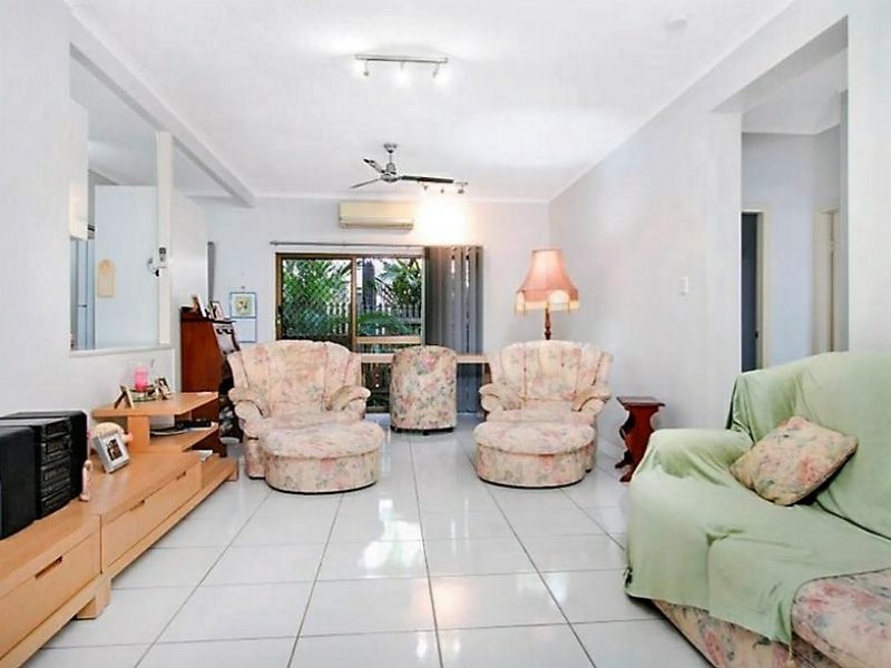 Unit 2/27 Amphora Street, Palm Cove QLD 4879