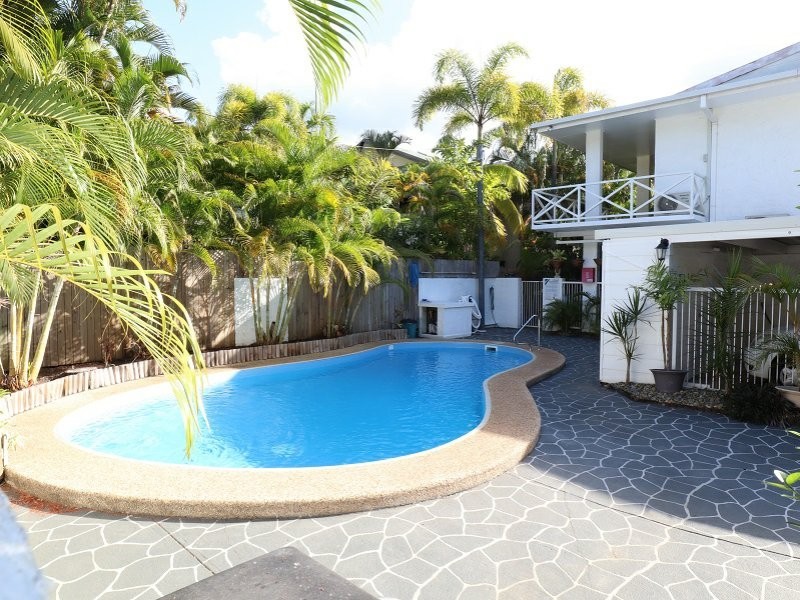 Unit 2/27 Amphora Street, Palm Cove QLD 4879