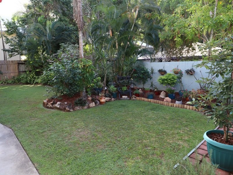 Unit 2/27 Amphora Street, Palm Cove QLD 4879