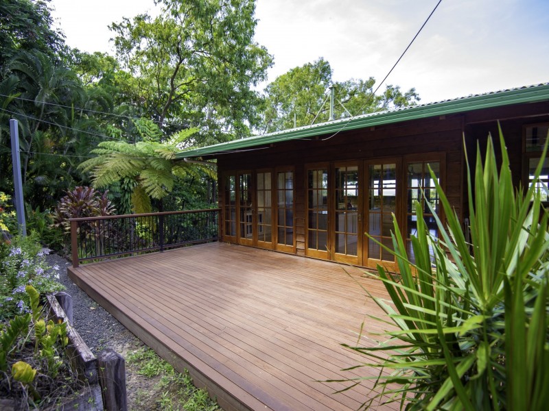 161-163 Panguna St, Trinity Beach QLD 4879
