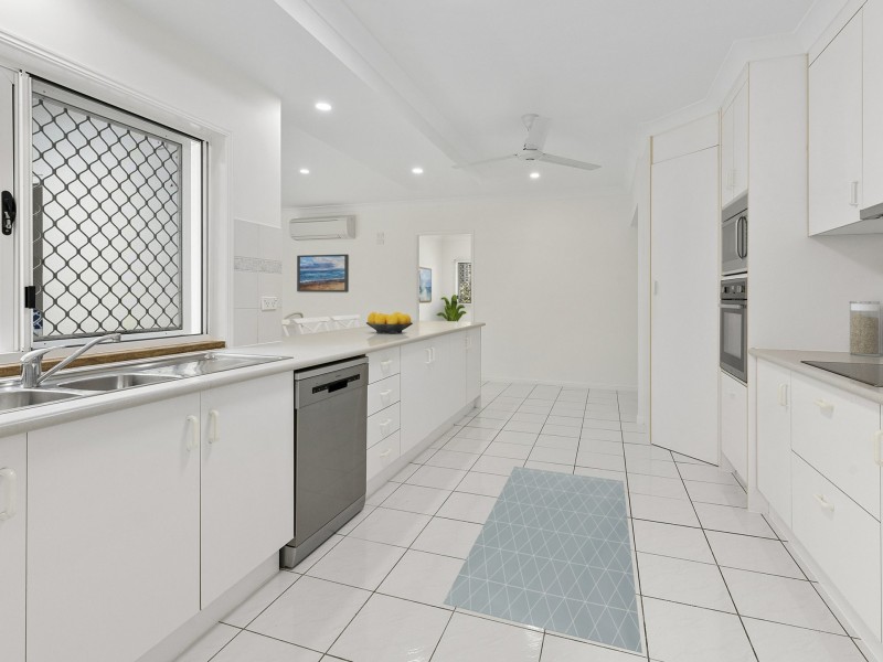 2 Ilse Close, Clifton Beach QLD 4879