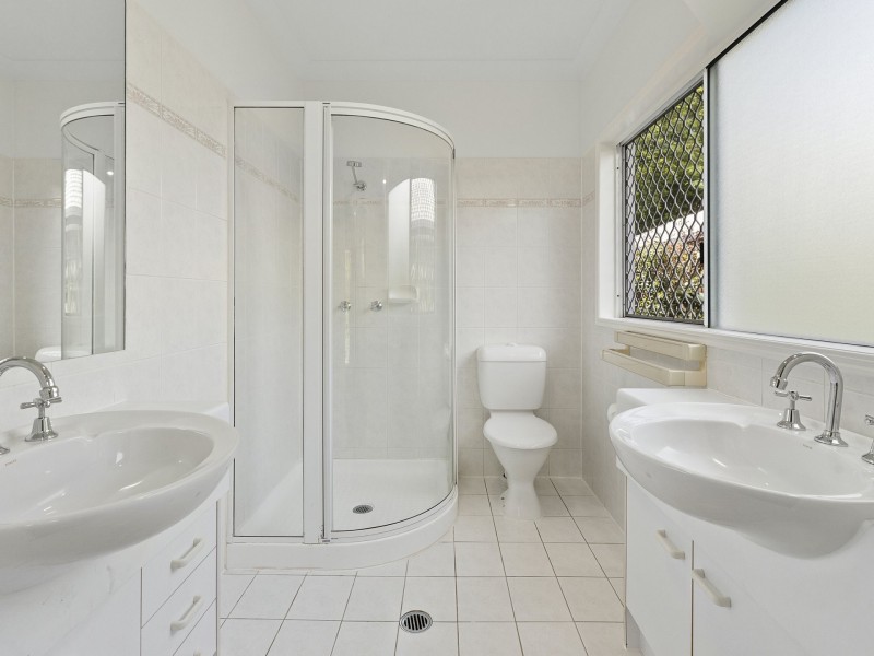2 Ilse Close, Clifton Beach QLD 4879