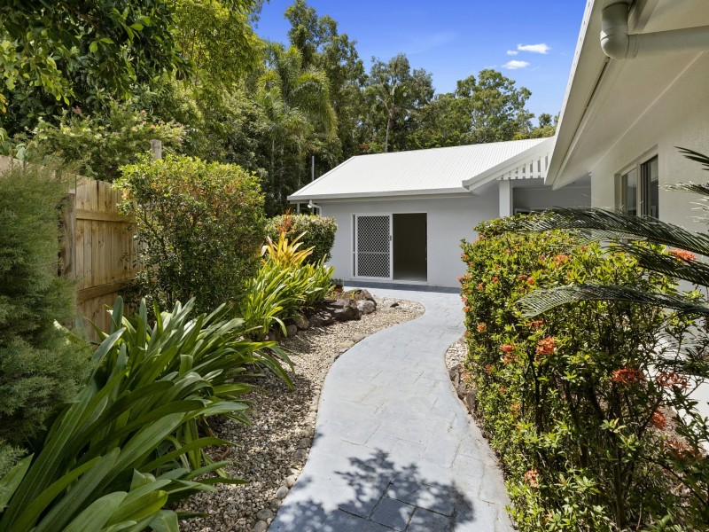 2 Ilse Close, Clifton Beach QLD 4879
