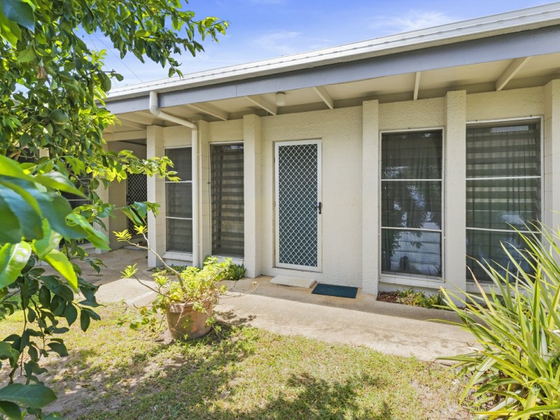 27 Rutherford Street, Yorkeys Knob QLD 4878