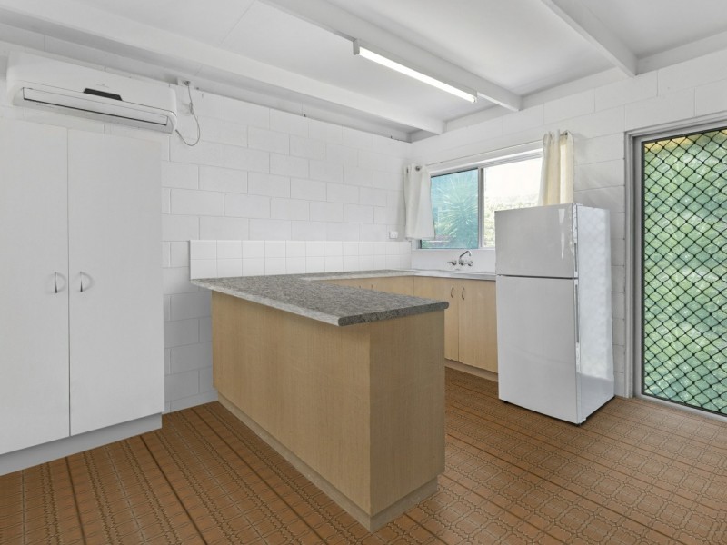 27 Rutherford Street, Yorkeys Knob QLD 4878