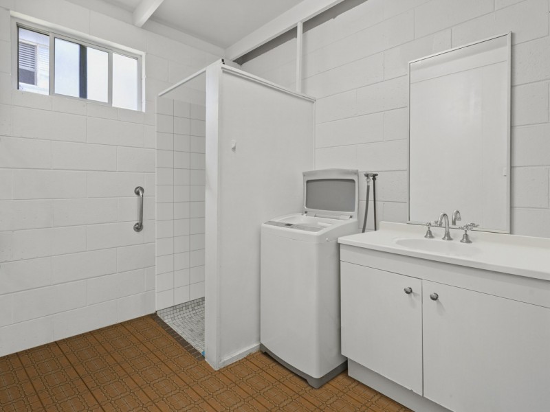 27 Rutherford Street, Yorkeys Knob QLD 4878