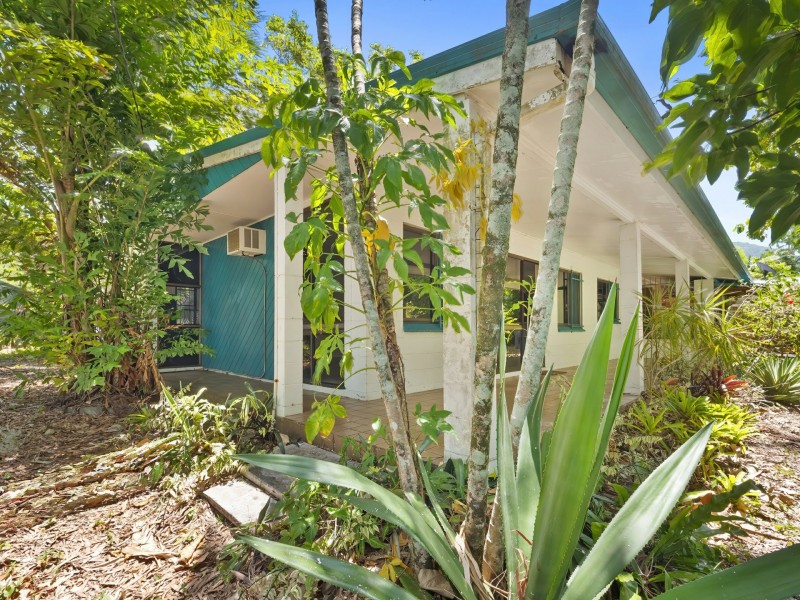 18 Endeavour Road, Clifton Beach QLD 4879