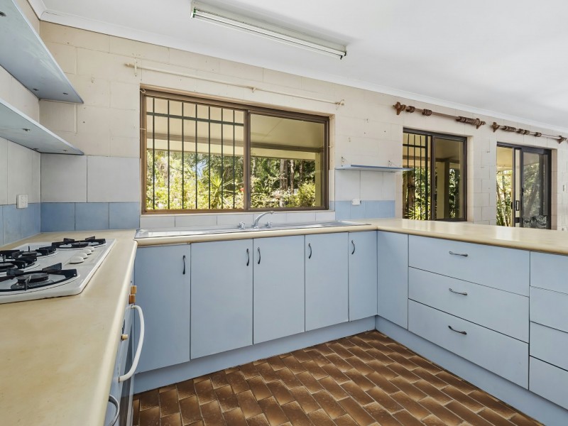 18 Endeavour Road, Clifton Beach QLD 4879