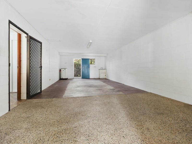 18 Endeavour Road, Clifton Beach QLD 4879