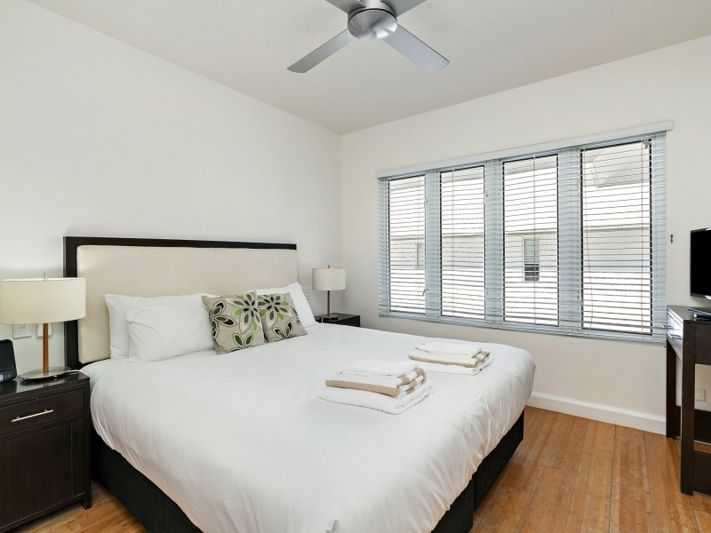 1335-1336/123 Williams Esplanade, Palm Cove QLD 4879