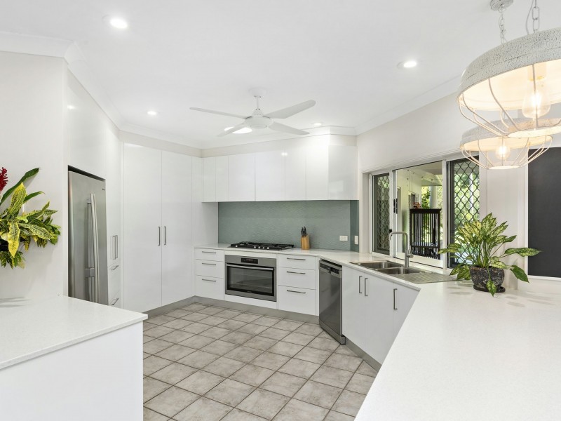 7 Spur Close, Clifton Beach QLD 4879