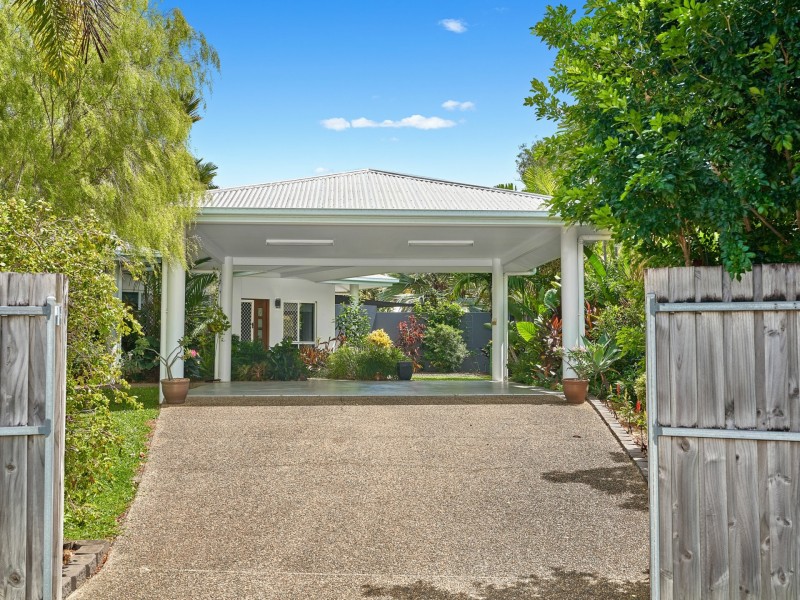 7 Spur Close, Clifton Beach QLD 4879
